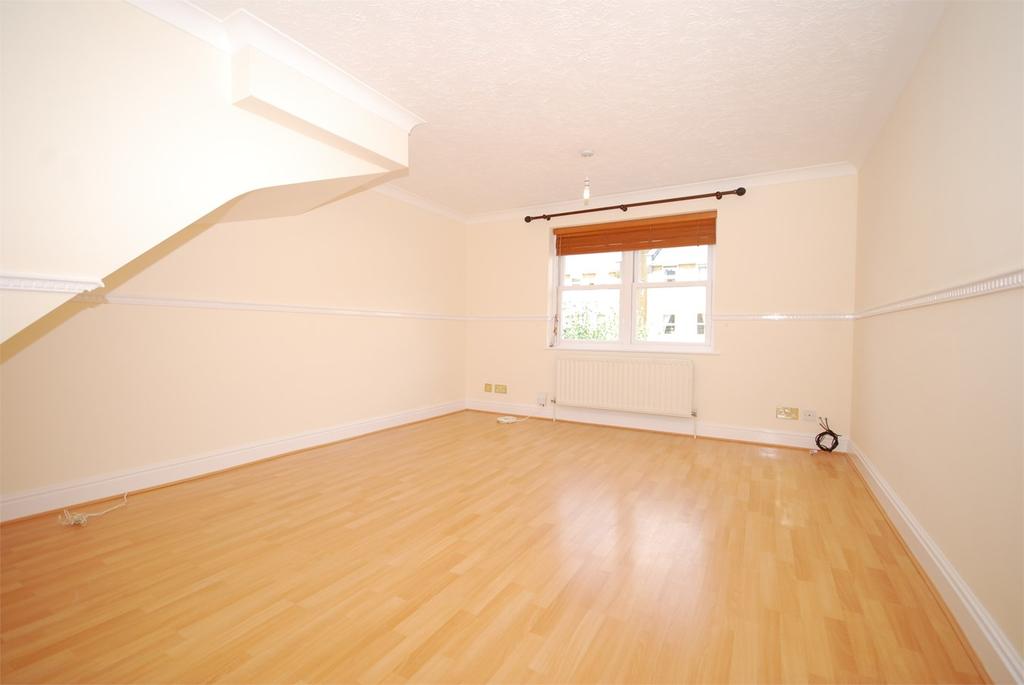 Vicarage Drive, Beckenham, BR3 2 bed townhouse £1,375 pcm (£317 pw)