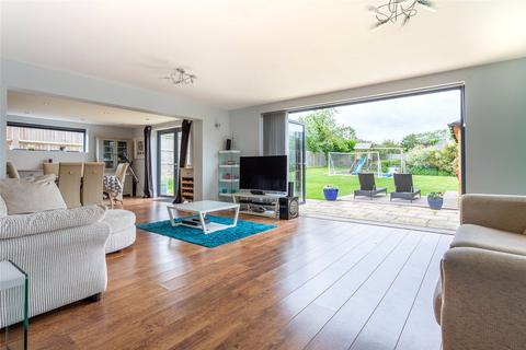 5 bedroom detached house to rent, Newbury, Berkshire, RG14