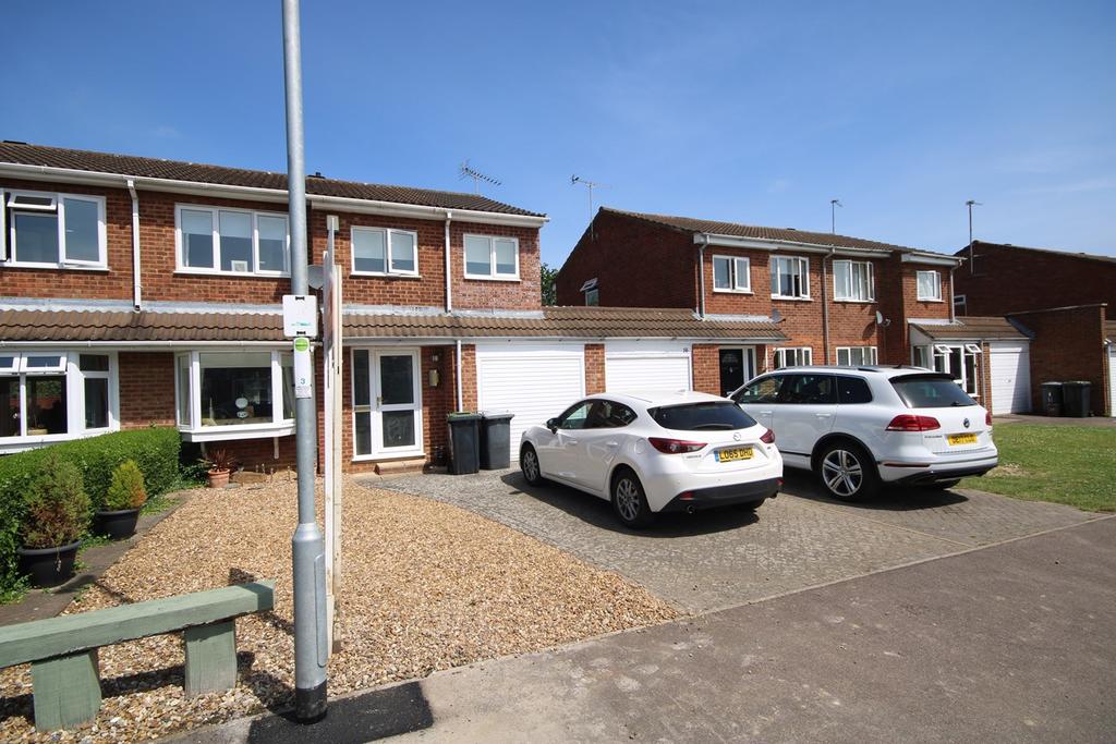 Hutton Way, Woburn Sands, Milton Keynes, MK17 4 bed semidetached house