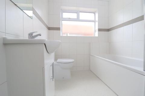 25 Hillcrest Avenue, Luton, LU2 7AB