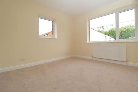 25 Hillcrest Avenue, Luton, LU2 7AB