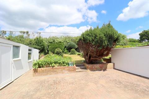 25 Hillcrest Avenue, Luton, LU2 7AB