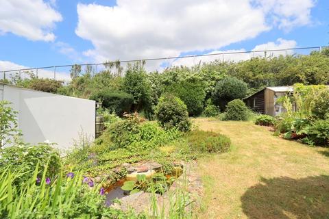 25 Hillcrest Avenue, Luton, LU2 7AB