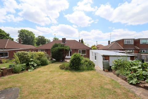25 Hillcrest Avenue, Luton, LU2 7AB