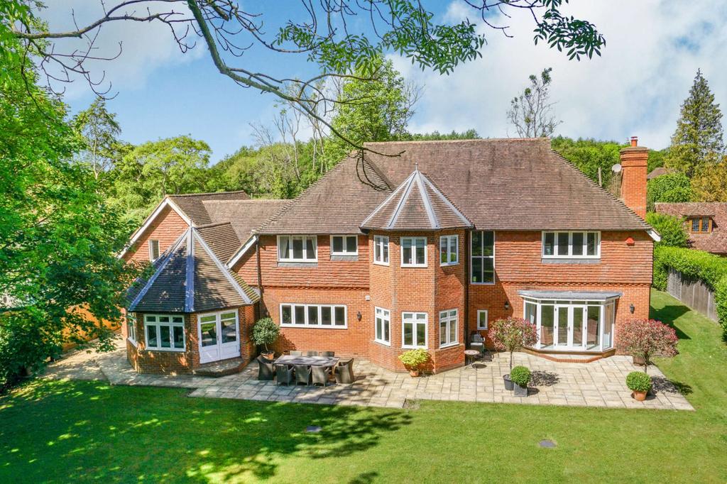 Old Odiham Road, Alton, Hampshire 5 bed detached house £1,800,000