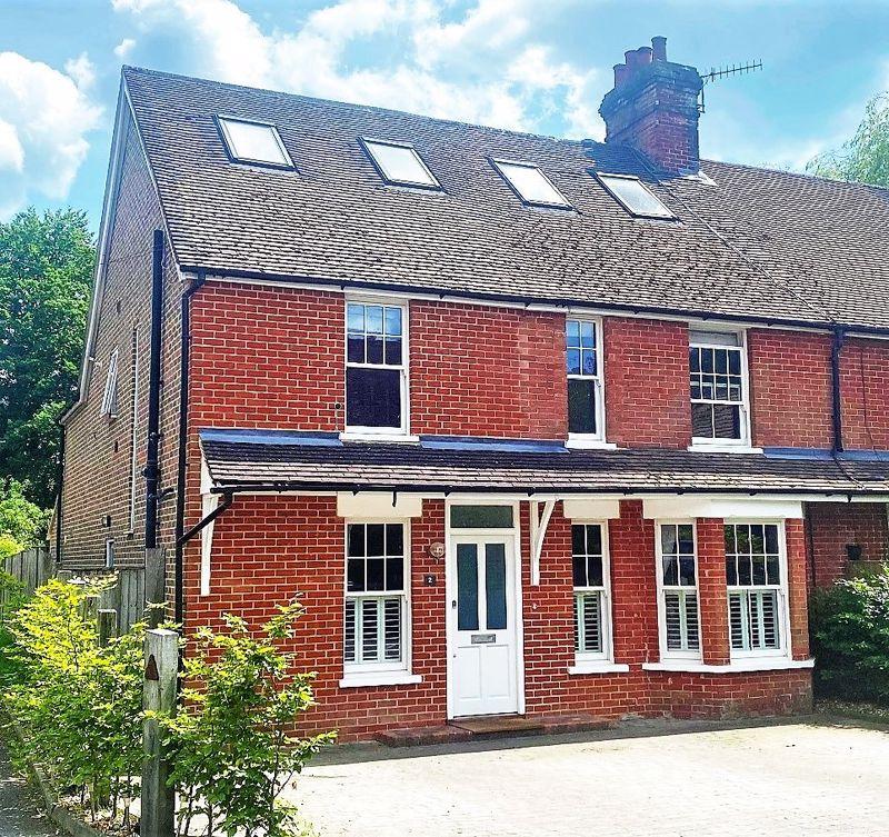 Underwood Road, Haslemere 5 bed semidetached house £850,000