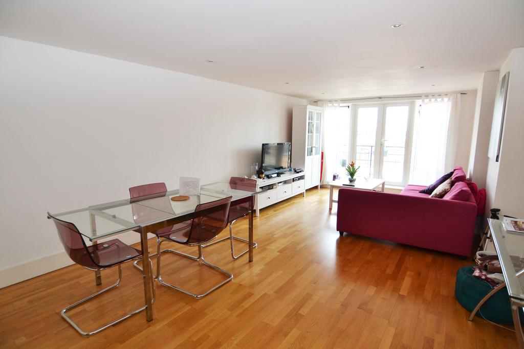 Jerome Place, Charter Quay, Kingston... 3 bed apartment £2,400 pcm (£