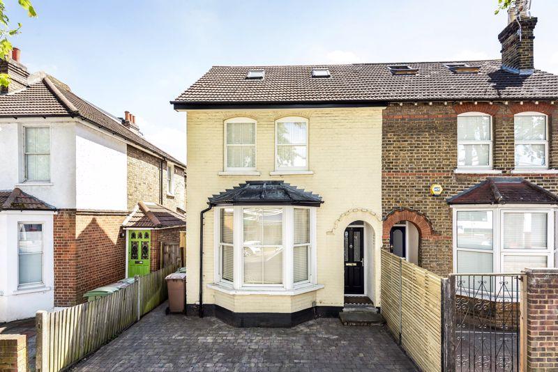 Westmead Road, Sutton 4 bed semidetached house £600,000