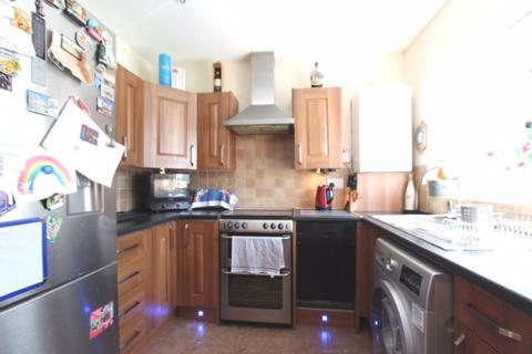 6 Stoneleigh Road, Carshalton, SM5 1LB