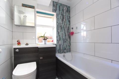 6 Stoneleigh Road, Carshalton, SM5 1LB