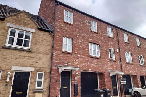 4 bedroom terraced house to rent - Star Avenue, Bristol
