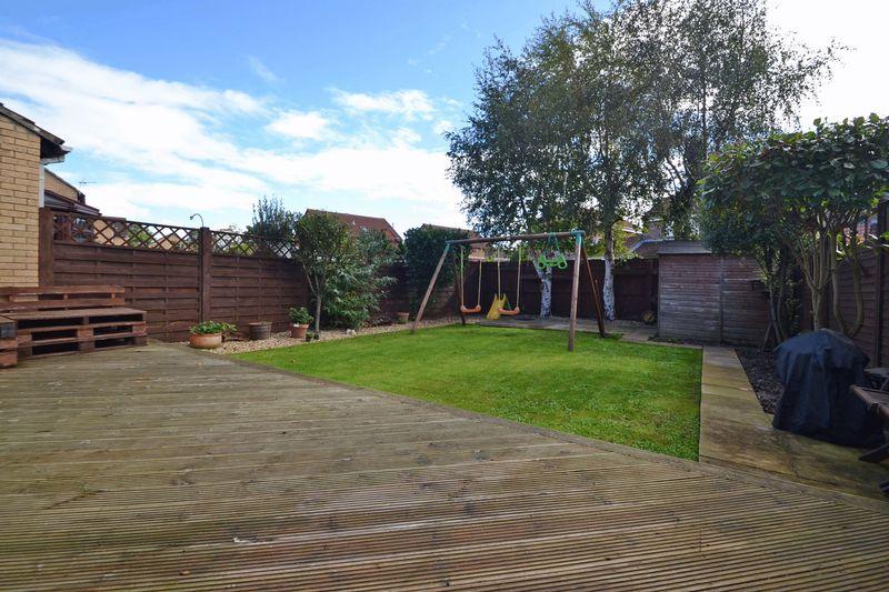 Elgar Close, Clevedon 3 bed semidetached house £995 pcm (£230 pw)