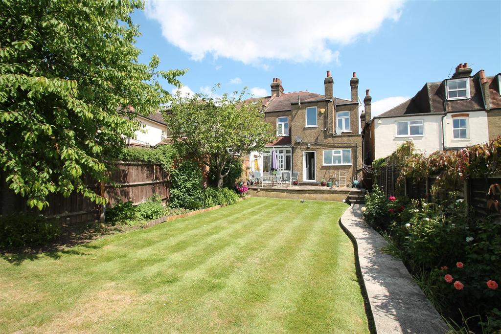 Powys Lane, Palmers Green, London N13 4 bed semidetached house £
