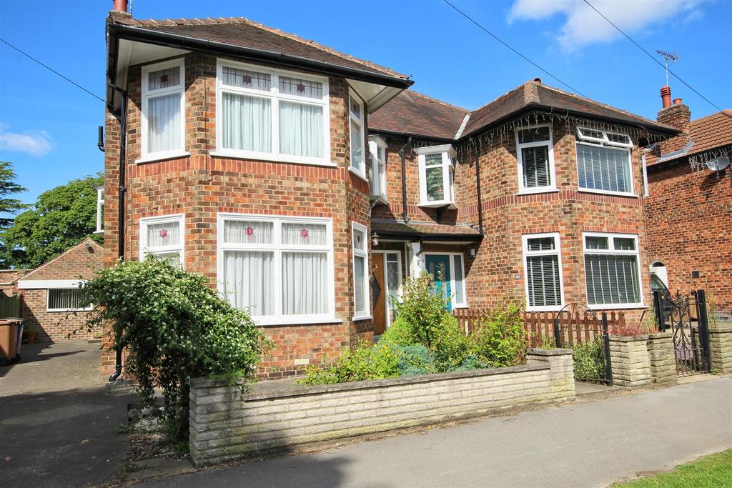 Elms Drive, Kirk Ella, Hull 3 bed semidetached house £335,000