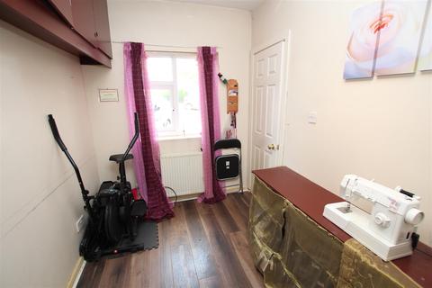 21 Ashbourne Crescent, Bradford, BD2 4AR