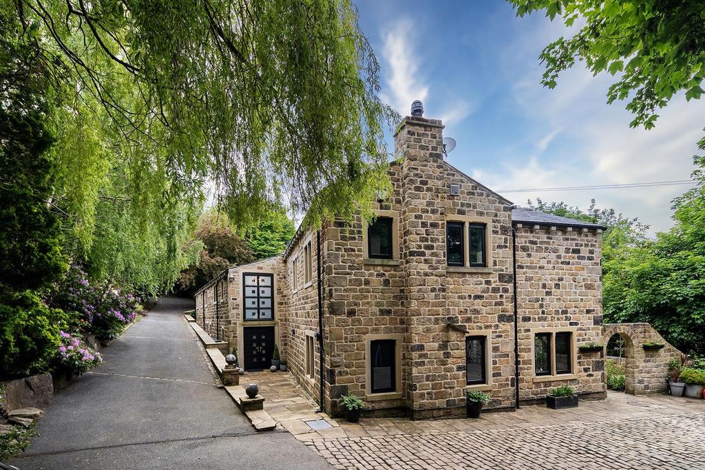 Cliffe Drive, Rawdon 4 bed detached house £1,750,000