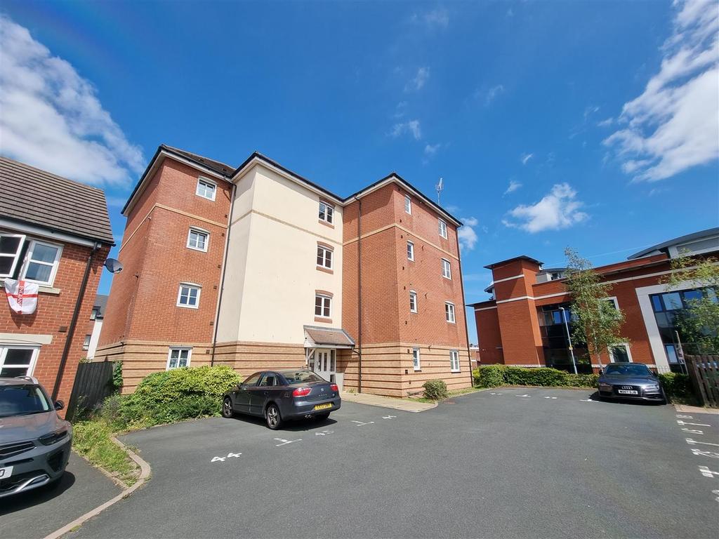 Ray Mercer Way Kidderminster 2 bed flat £600 pcm (£138 pw)