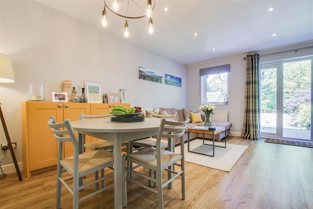 Archers Close, Hertford 3 bed end of terrace house £475,000