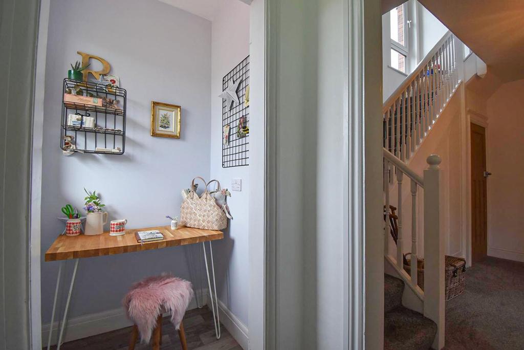 Harraby Grove, Carlisle 3 bed detached house £270,000