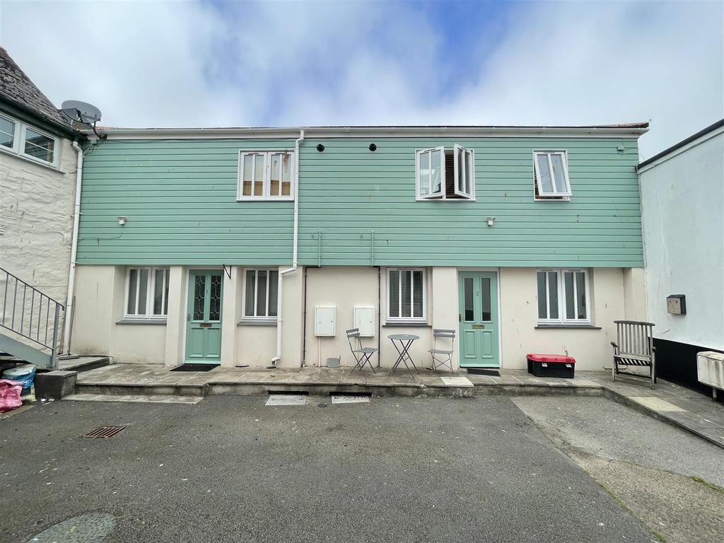 Kenwyn Street, Truro 2 bed terraced house £185,000