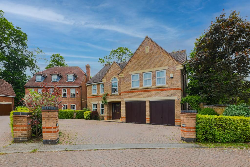 The Avenue, Stretton Hall, Oadby 5 bed detached house £800,000