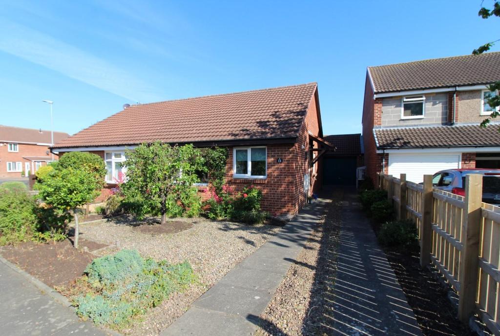 Lapwing Close, Blyth 2 bed semidetached bungalow for sale £135,000