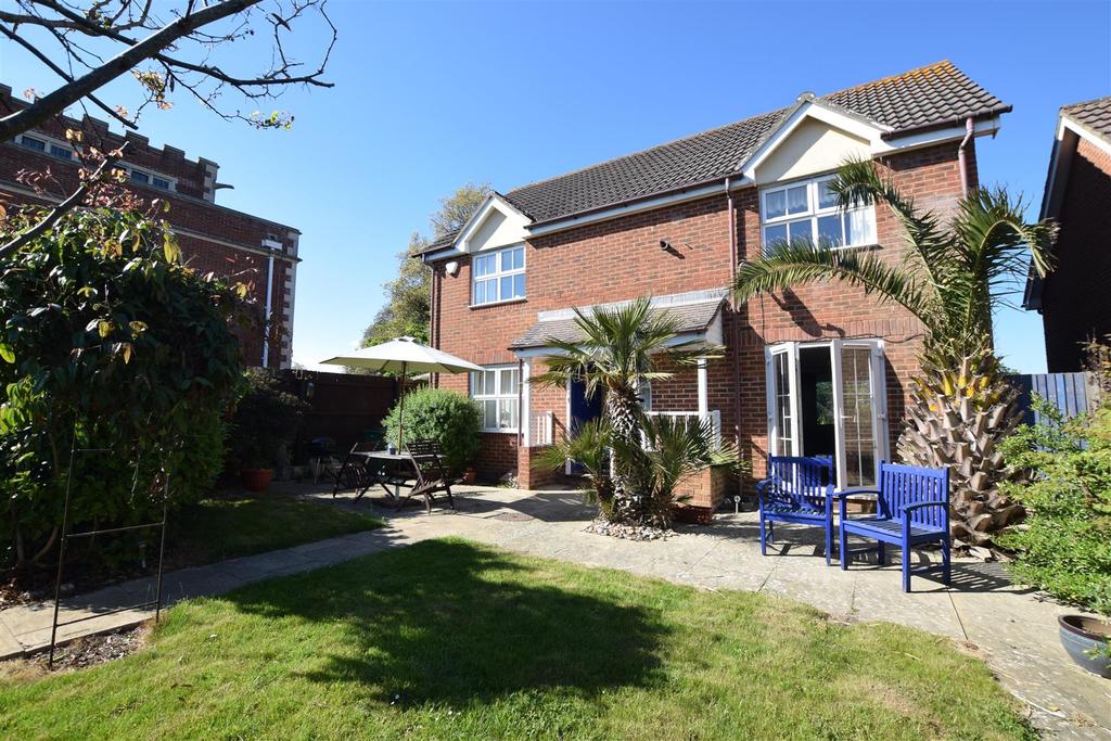 Ellis Close, Hastings 4 bed detached house £450,000