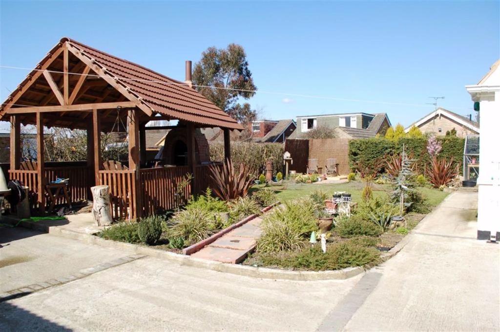 North Sea Lane, Cleethorpes, North East Lincolnshire 4 bed detached
