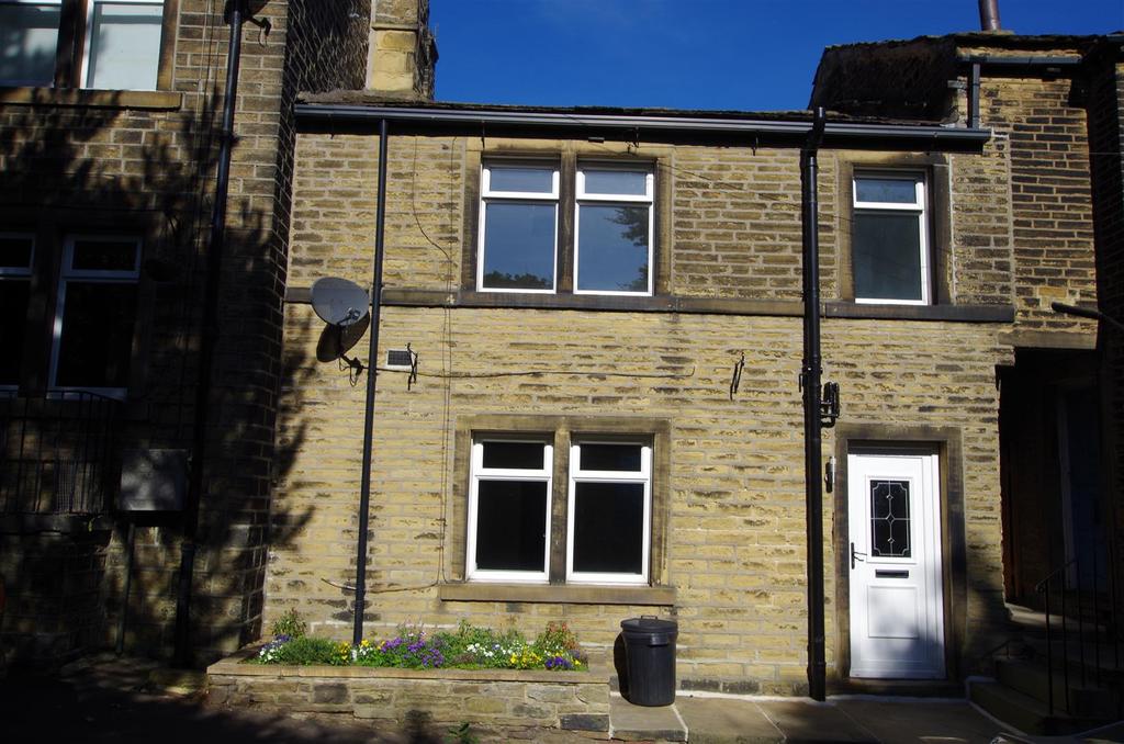 Station Road, Holywell Green, Halifax 2 bed terraced house £140,000