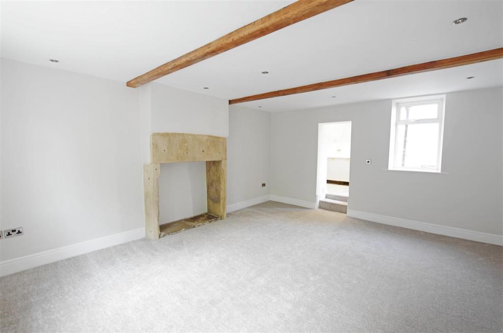 Station Road, Holywell Green, Halifax 2 bed terraced house £140,000