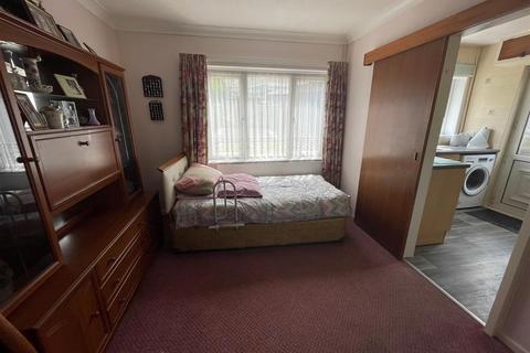 14 Brynmorlais, Bryn, Llanelli, SA14 8QJ