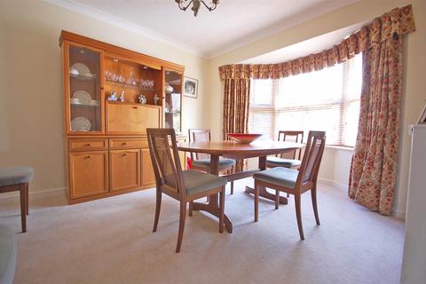 4 Alverton Close, Great Notley, Braintree, CM77 7XU
