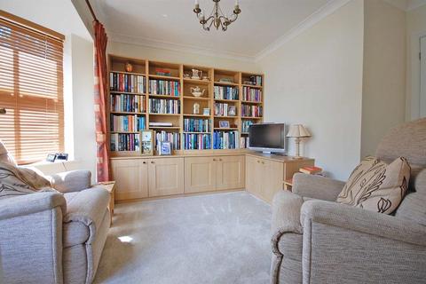 4 Alverton Close, Great Notley, Braintree, CM77 7XU
