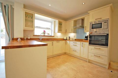 4 Alverton Close, Great Notley, Braintree, CM77 7XU