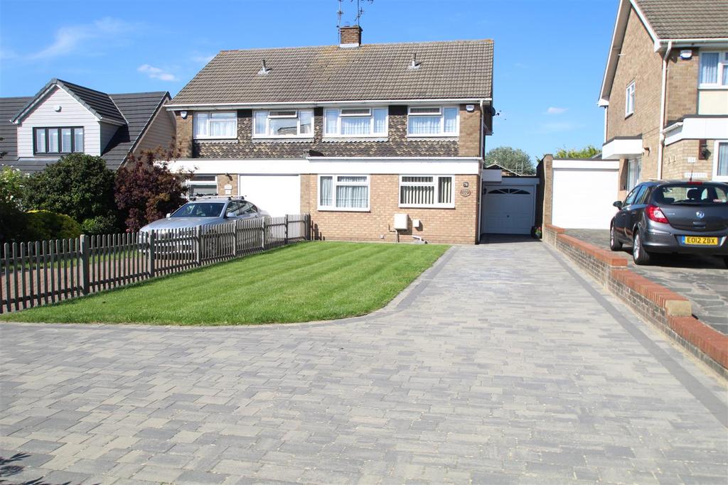 Hambro Hill, Rayleigh 3 bed semidetached house £425,000