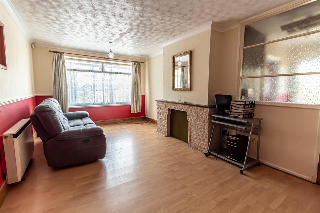 Violet Road, Carlton, Nottingham 2 bed detached bungalow £180,000