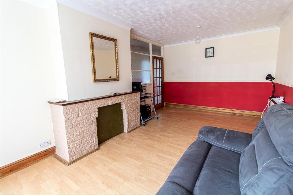 Violet Road, Carlton, Nottingham 2 bed detached bungalow £180,000