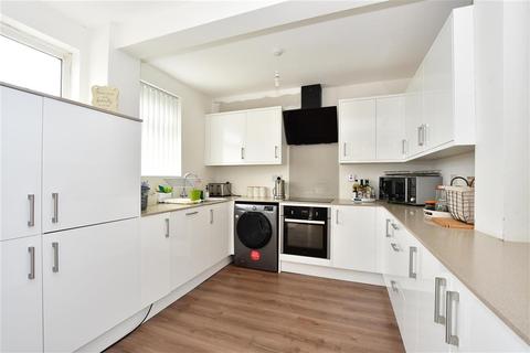 15 Exeter Road, Gravesend, DA12 5QX