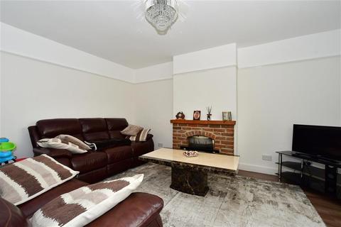 15 Exeter Road, Gravesend, DA12 5QX