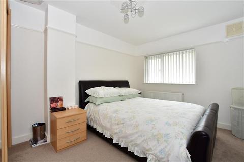 15 Exeter Road, Gravesend, DA12 5QX