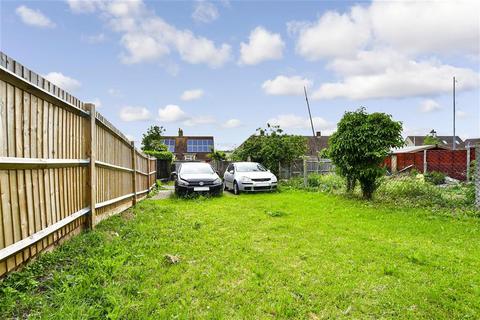 15 Exeter Road, Gravesend, DA12 5QX