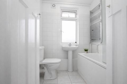 3 bedroom flat to rent, Harrow Road, Wembley