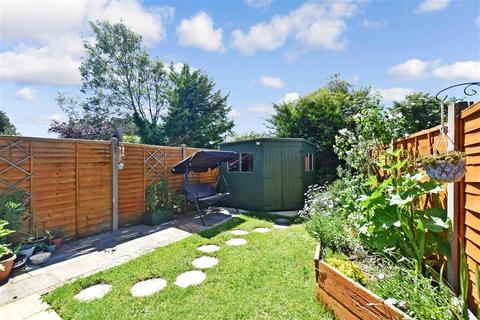 5 Coombe Close, Billingshurst, RH14 9NU