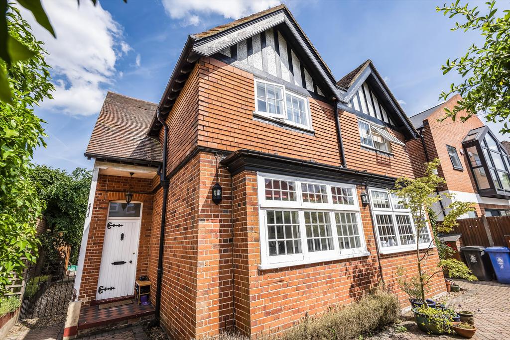Winkfield Road, Ascot, Berkshire, SL5 3 bed semidetached house £