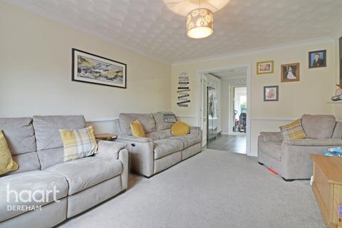 10 Andrew Goodall Close, Dereham, NR19 1SR