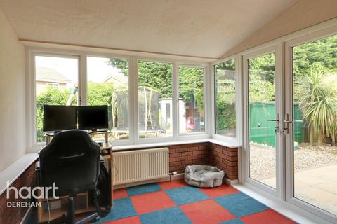 10 Andrew Goodall Close, Dereham, NR19 1SR