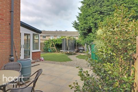 10 Andrew Goodall Close, Dereham, NR19 1SR