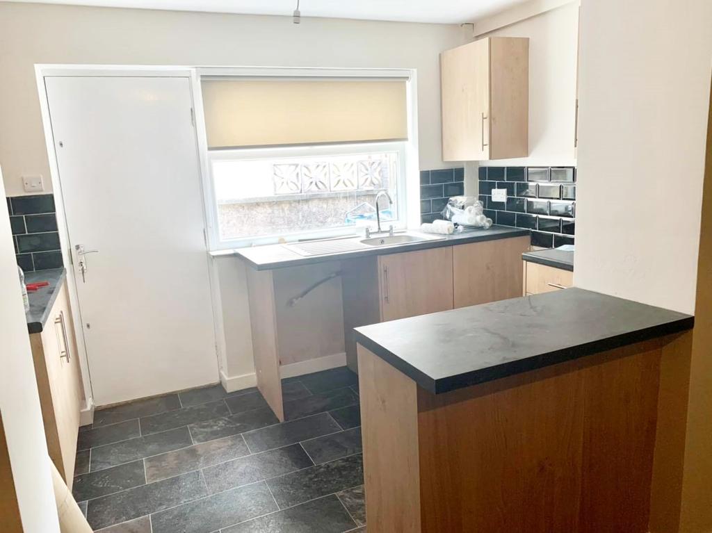 Hufling Lane, Burnley BB11 2 bed terraced house £500 pcm (£115 pw)