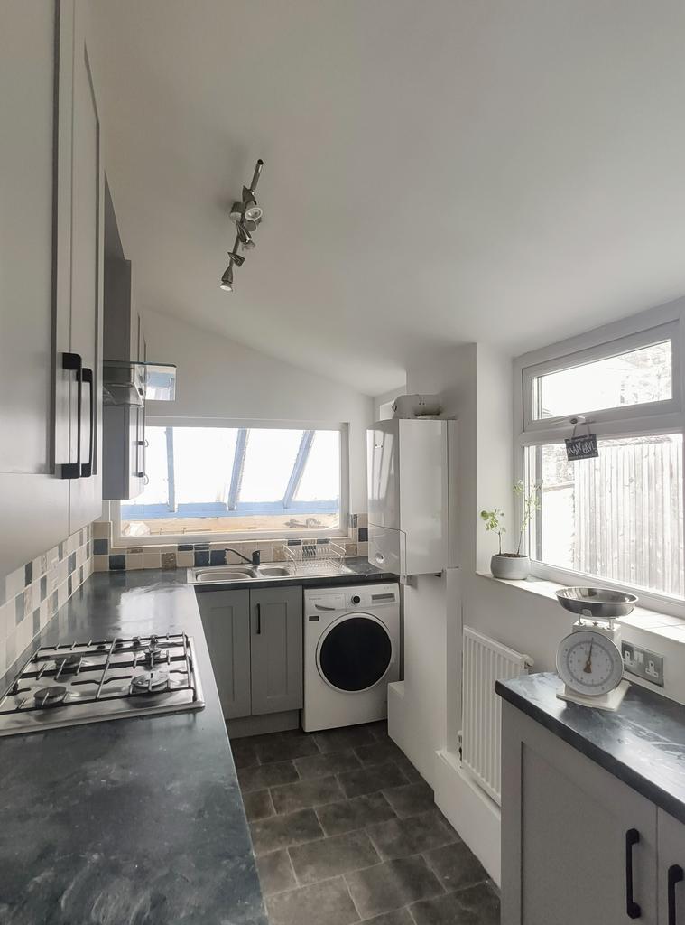 Rosebery Avenue, Plymouth, Devon, PL4 2 bed terraced house £182,500