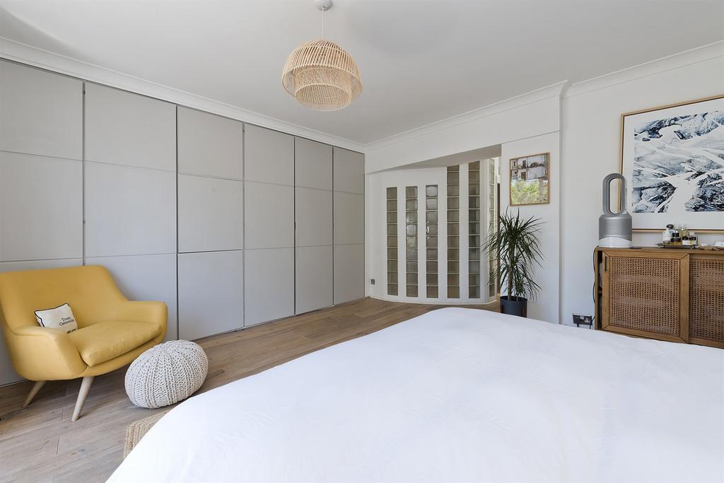 Master Bedroom alt v